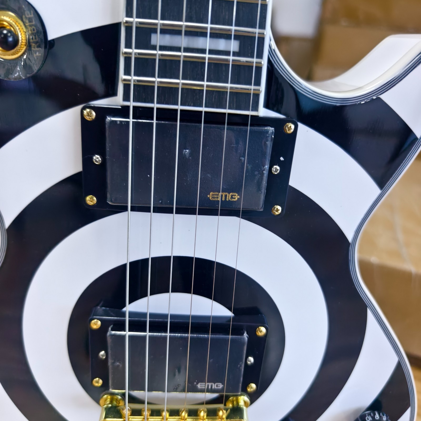 Zakk Wylde Custom Bullseye Black & White Target Design EMG Pickups Gold Hardare