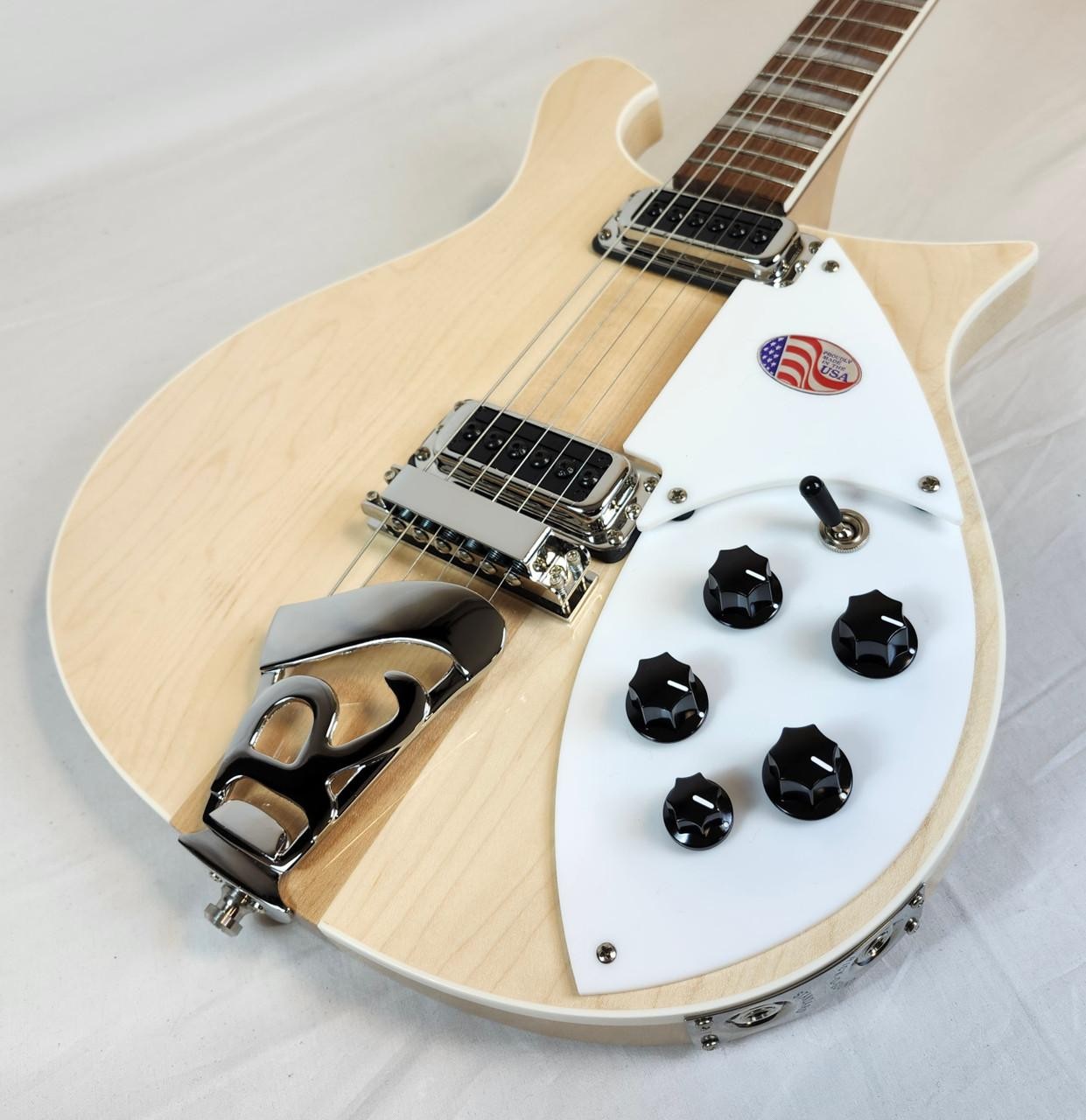 Rickenbacker 620 Maple Glo, Stereo, Gotoh Tuners, Rosewood FB, HSC