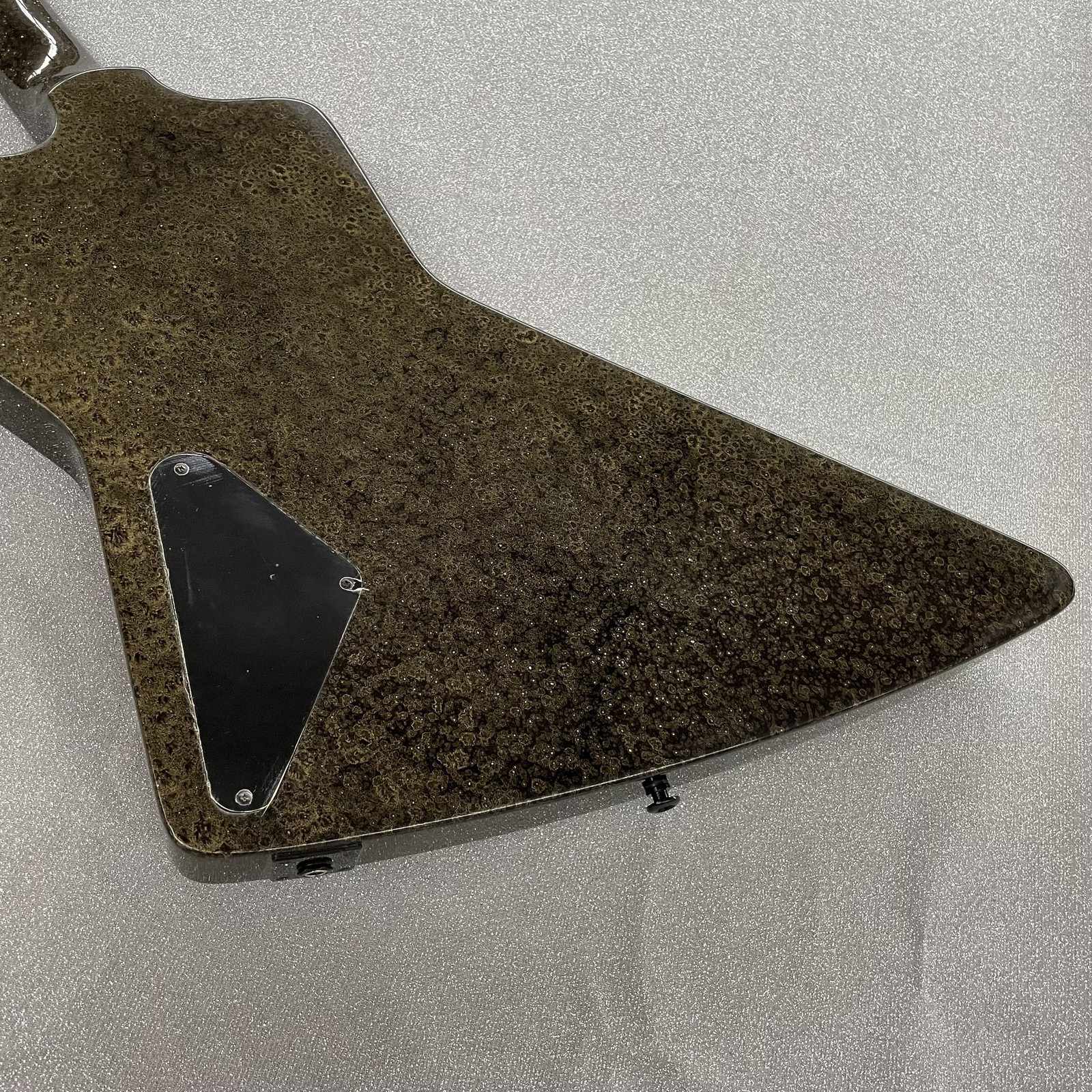 Unique Solid Body Electric Guitar Stainless Steel Fret Pearlescent Paint Metal