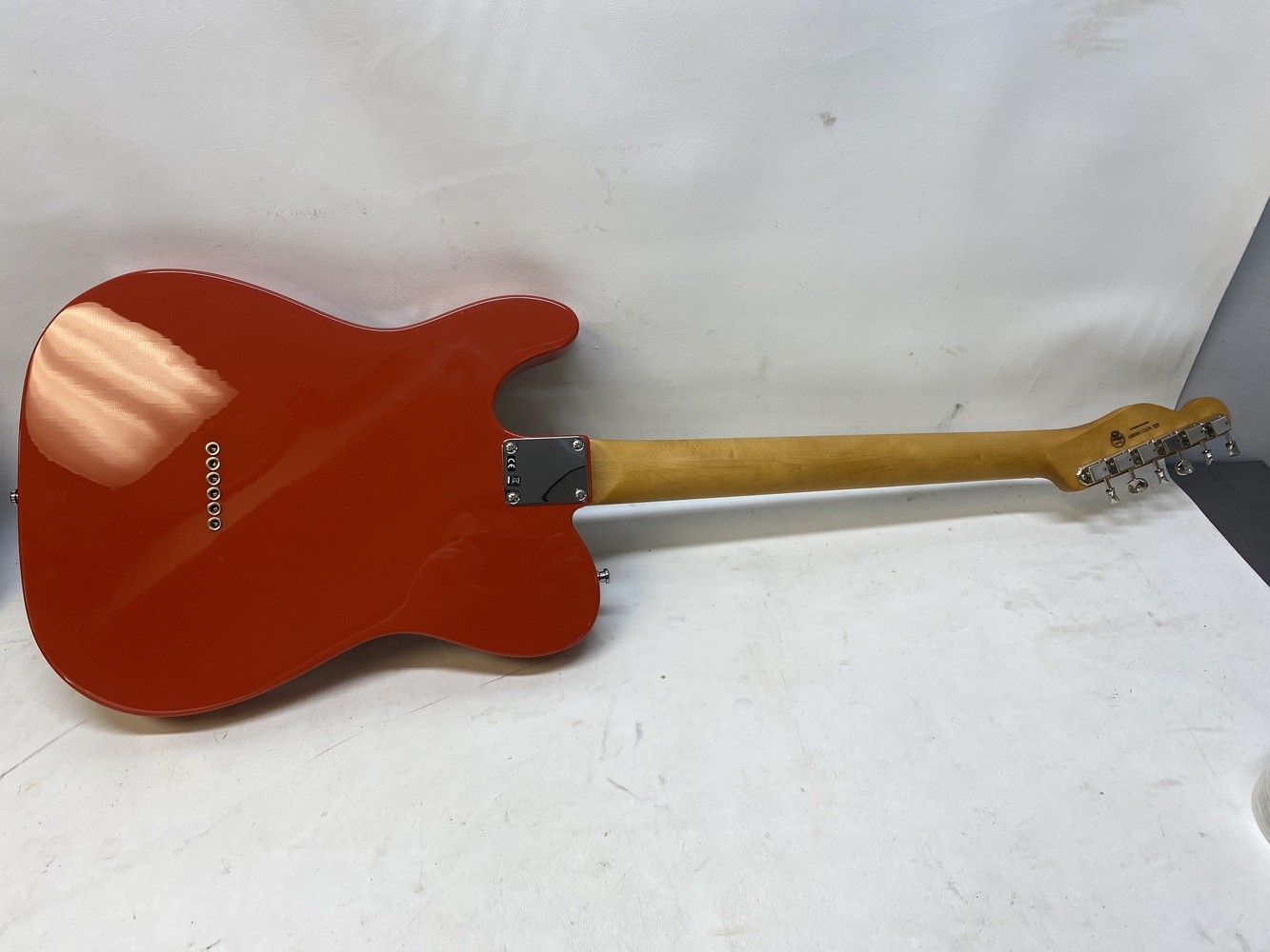 Noventa Telecaster®, Maple Fingerboard, Fiesta Red