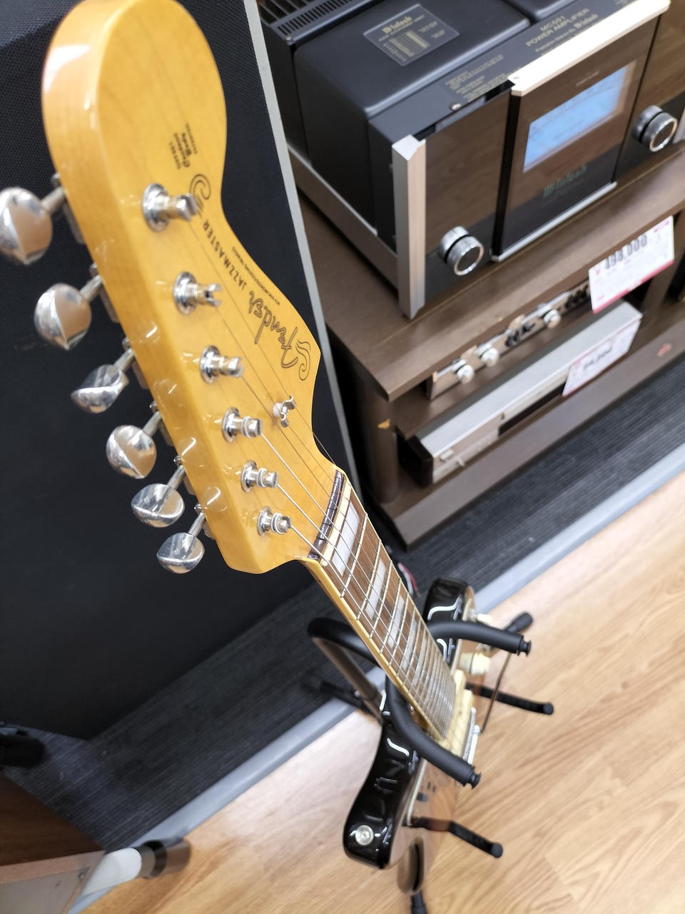 FENDER JAPAN JM66B Electric Guitar