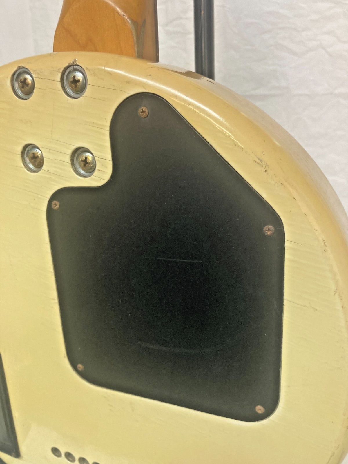 Aria Pro-ⅱ Goal-iii Soccer Ball Electric “Football” Built In Speaker Guitar