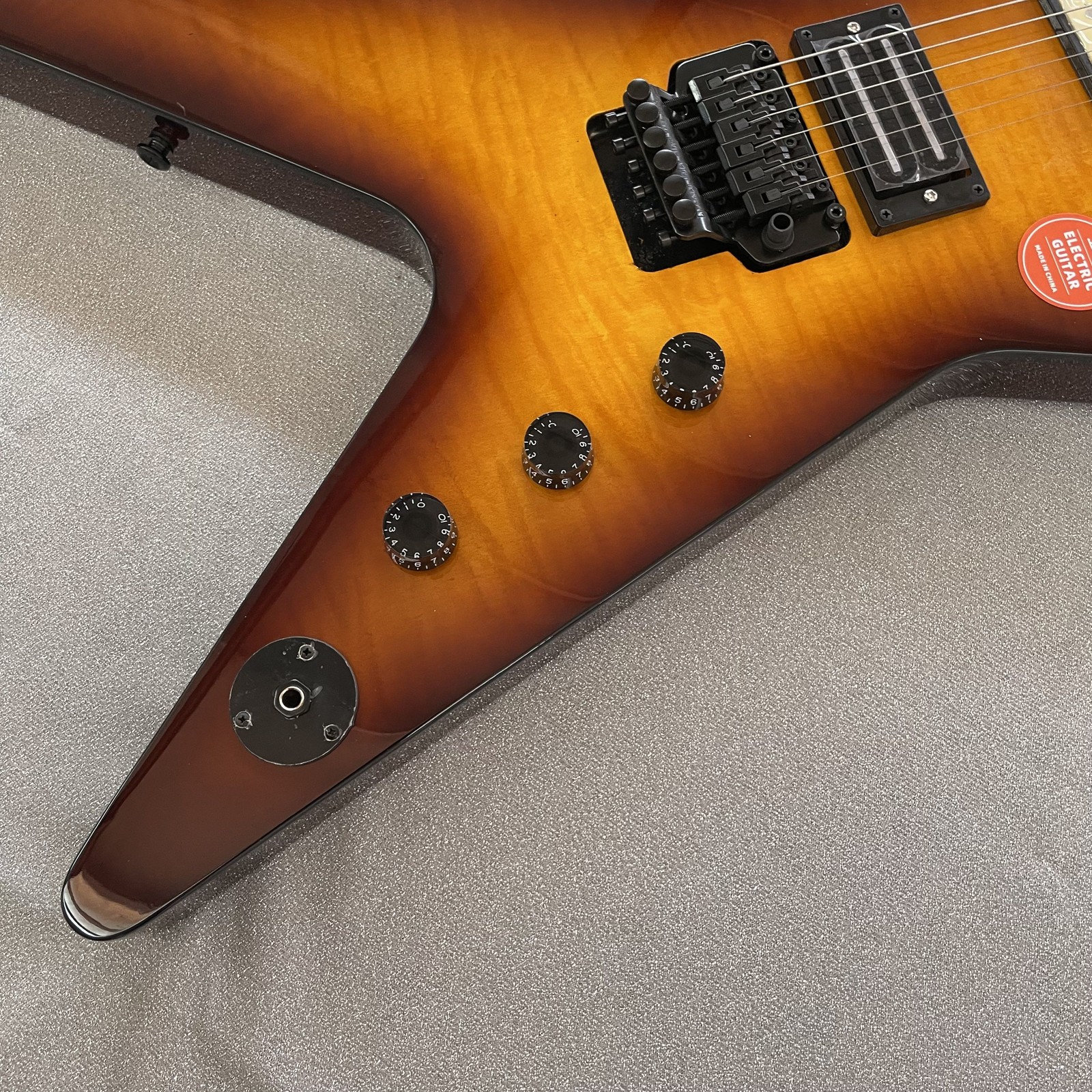 Solid Electric Guitar Vintage Sunburst Flamed Maple Finish H-H Pickups Black HW