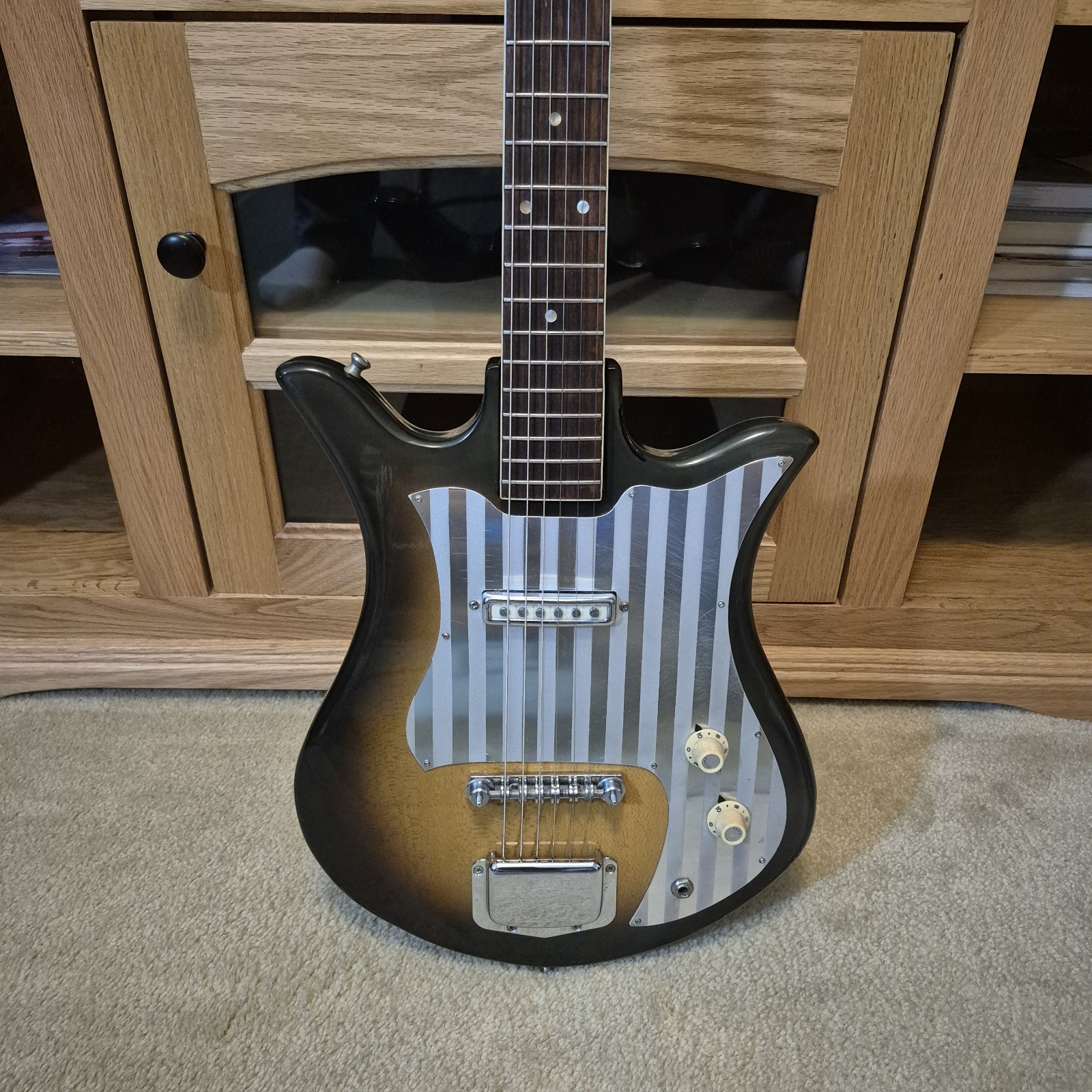 Vintage Teisco Decca Electric Guitar Mid 60’s Made In Japan Tulip Model DMI 201