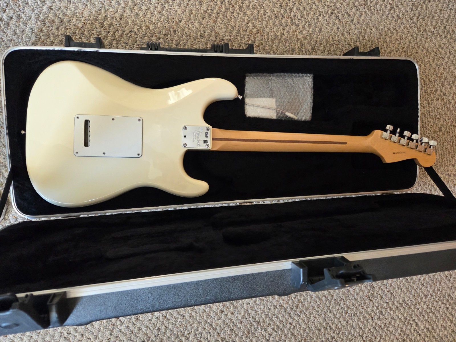 Left Hand Lefty White Fender American Standard 2011 Stratocaster USA Guitar Case