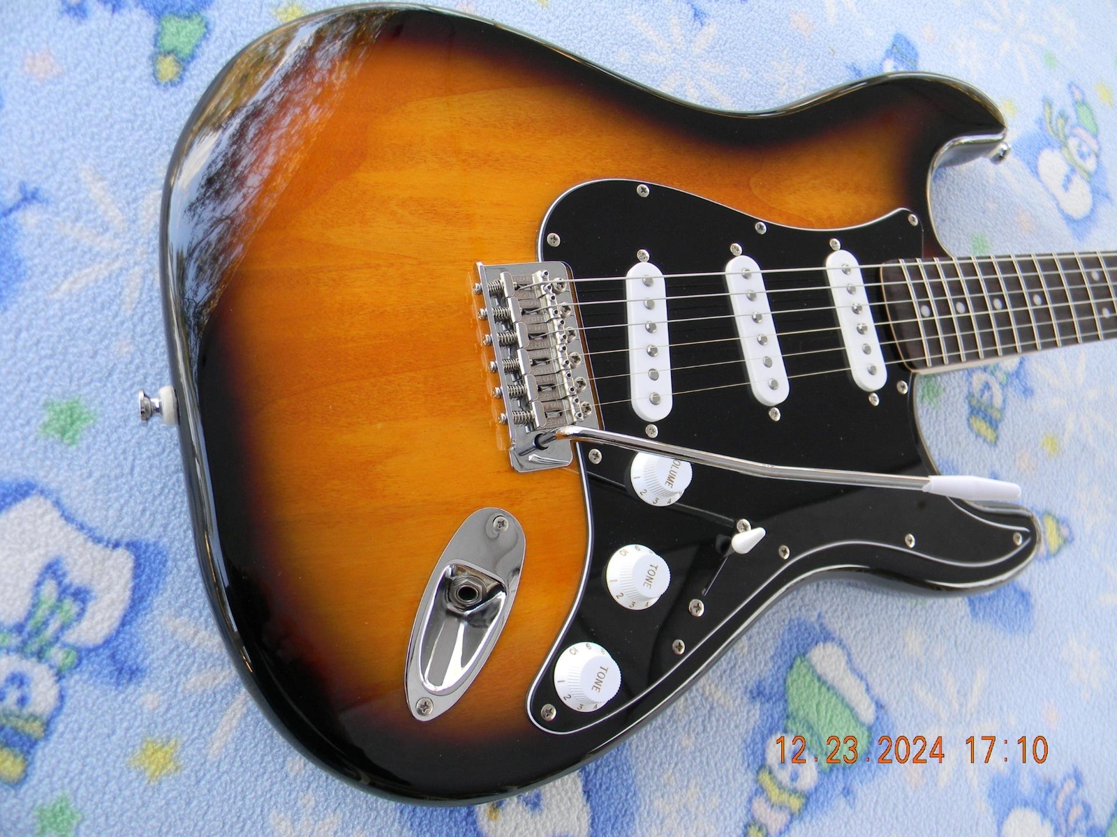 Squier “Custom Shack ” Strat, Hot Alnico 5 Pickups, Custom Wiring,Capacitor,Nice