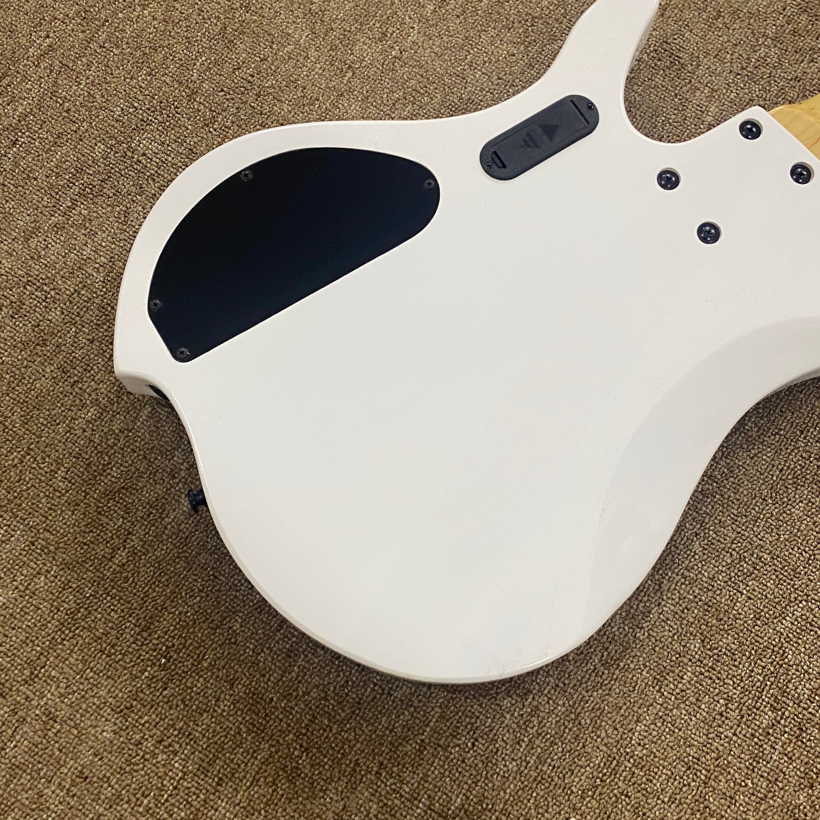 Minimalist Bass Guitar Flawless White Gloss Finish 5-String Flash Bargain