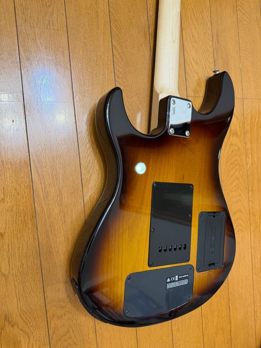Line 6 Variax Standard Electric Guitar with Accessories