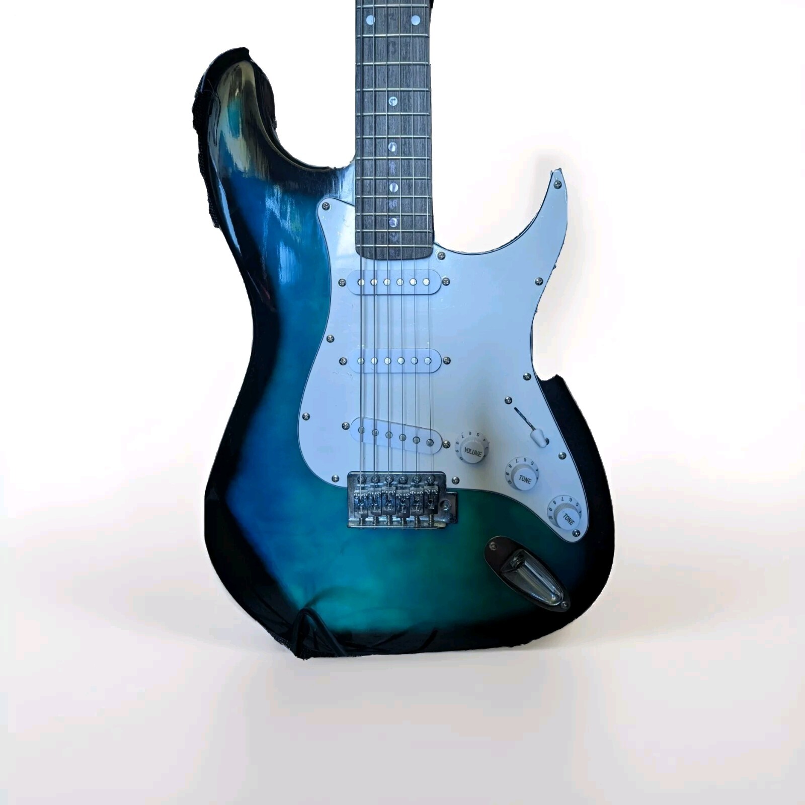 Electric Guitar wit tunner, amp, new strings, cleaning kit, pick, cords & stand