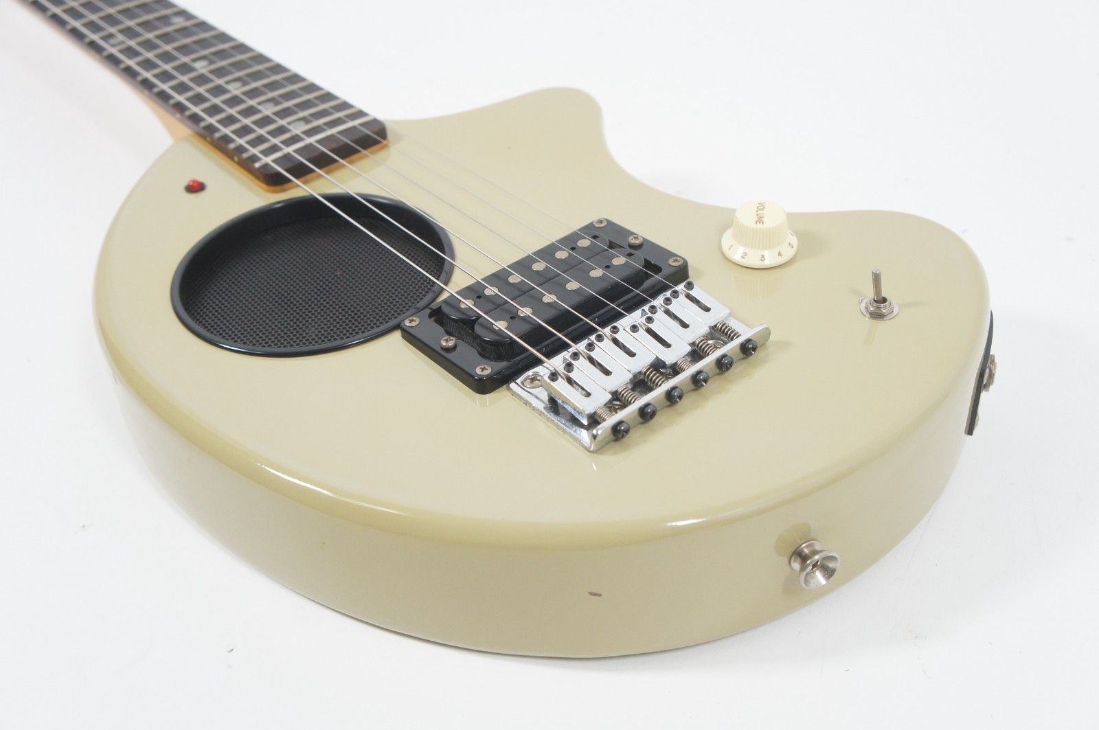 Fernandes ZO-3 NOMAD Ivory Built-in Amp travel guitar Worldwide Shipment