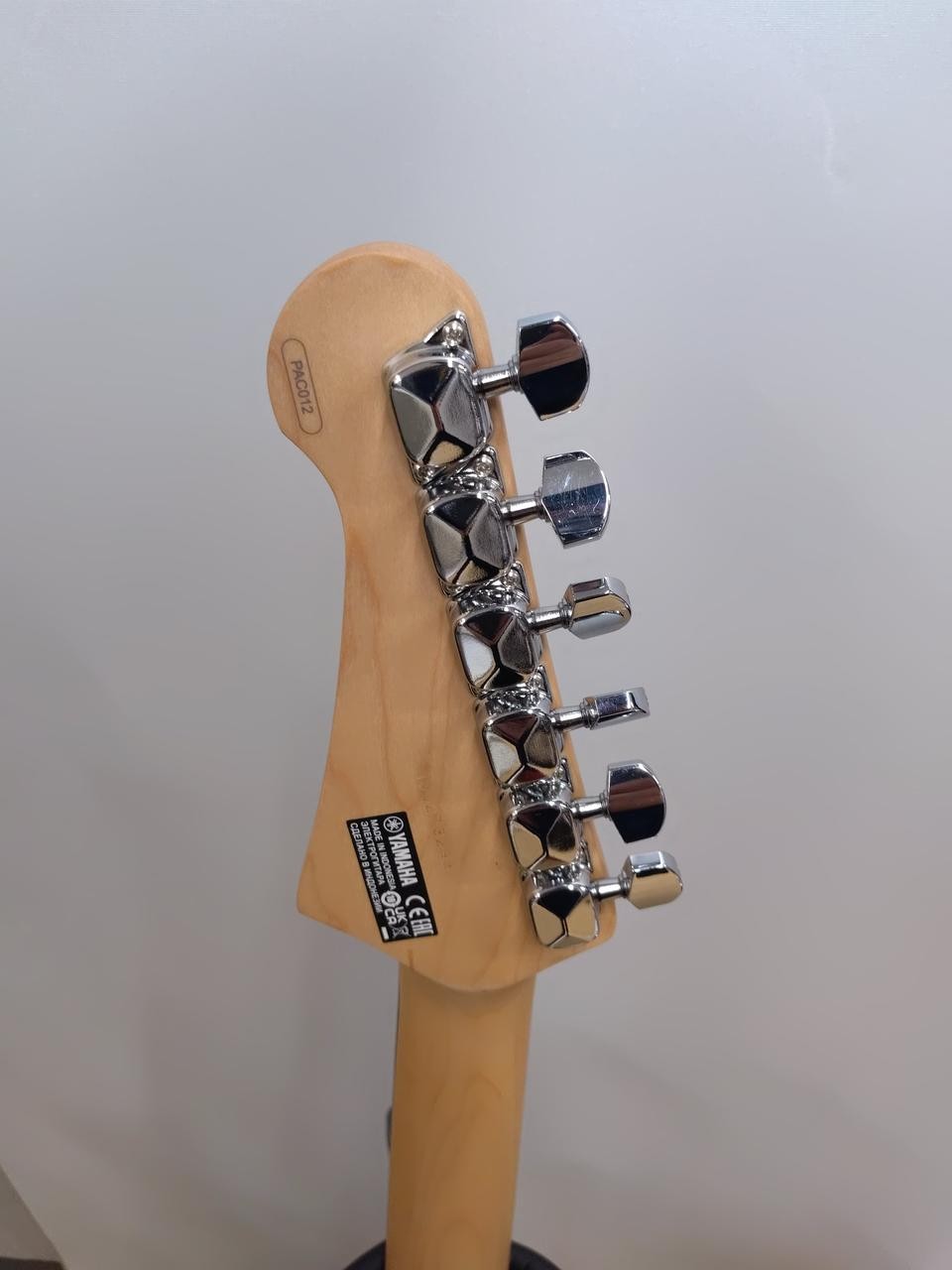 YAMAHA PAC012 Electric Guitar-27