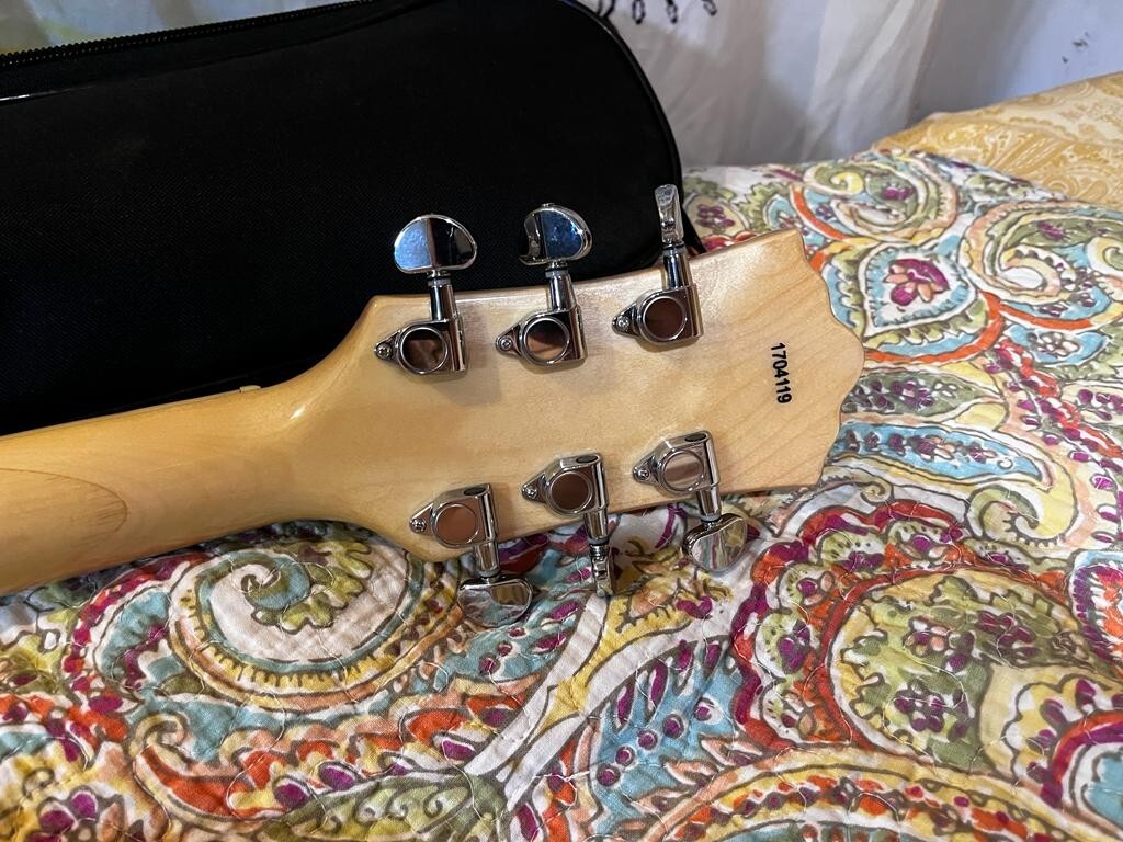 Eastwood Classic 6 Electric Guitar w Case NICE