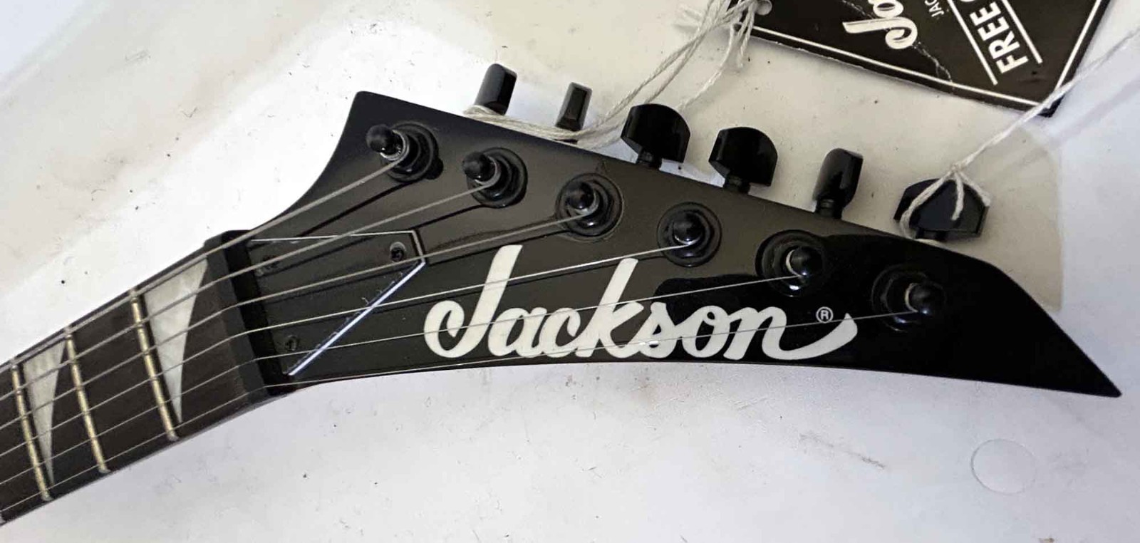 Jackson JS22DKA Dinky Archtop Mini Traveler ElectricGuitar Great Conditions case