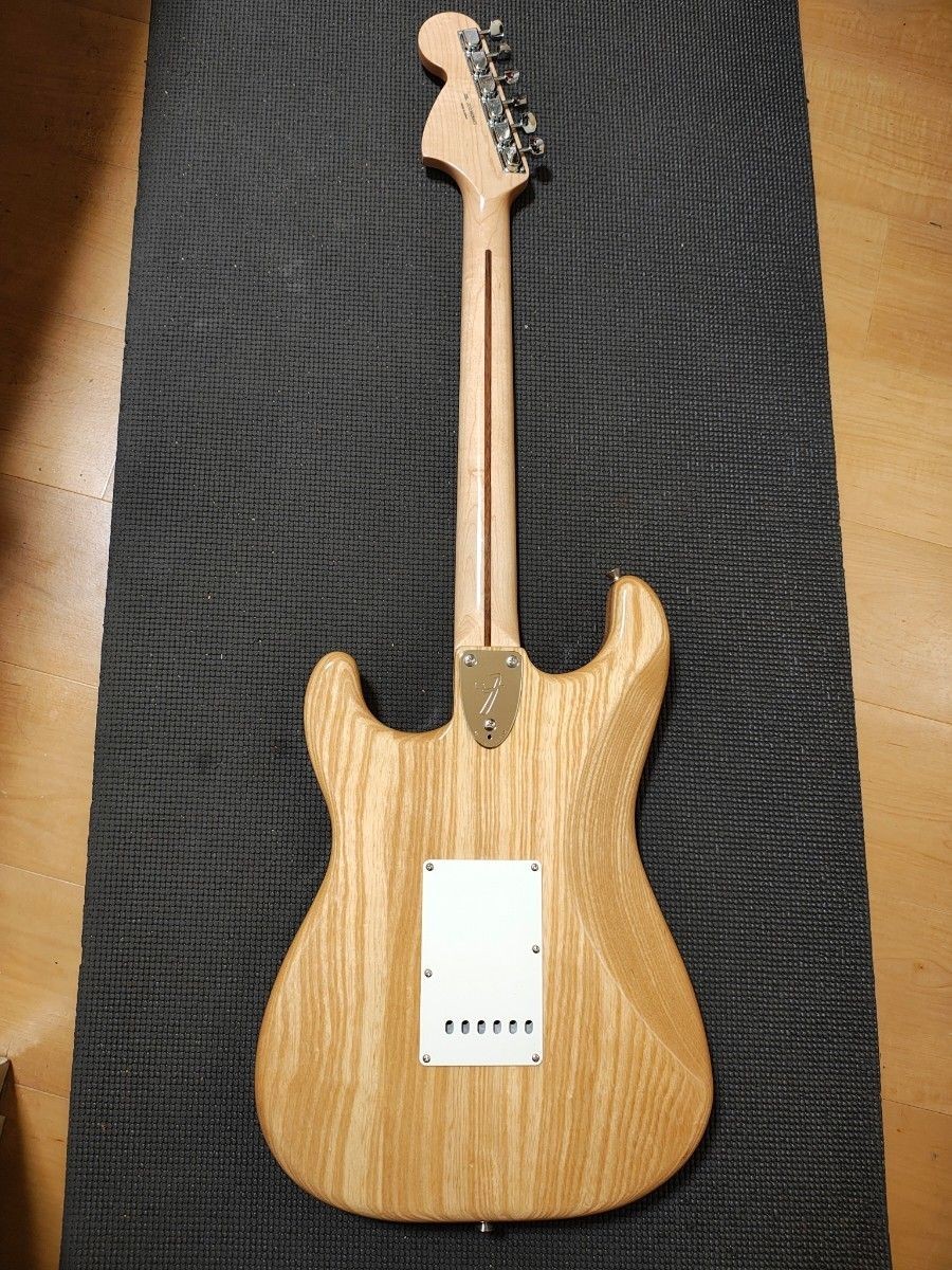 Fender Japan TRADNLⅡ70sSTRAT MN White Ash Body Maple Neck Hard Case Included