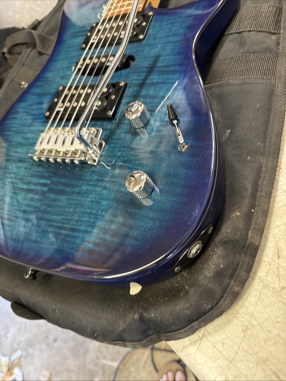 Godin Freeway Classic Electric Guitar Blue Flame Top USA & Canada HSH Nice!