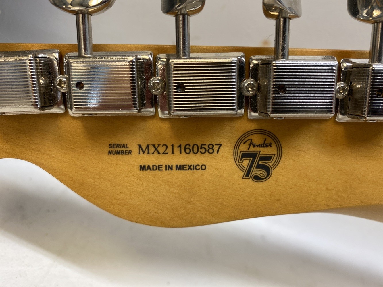 Noventa Telecaster®, Maple Fingerboard, Fiesta Red