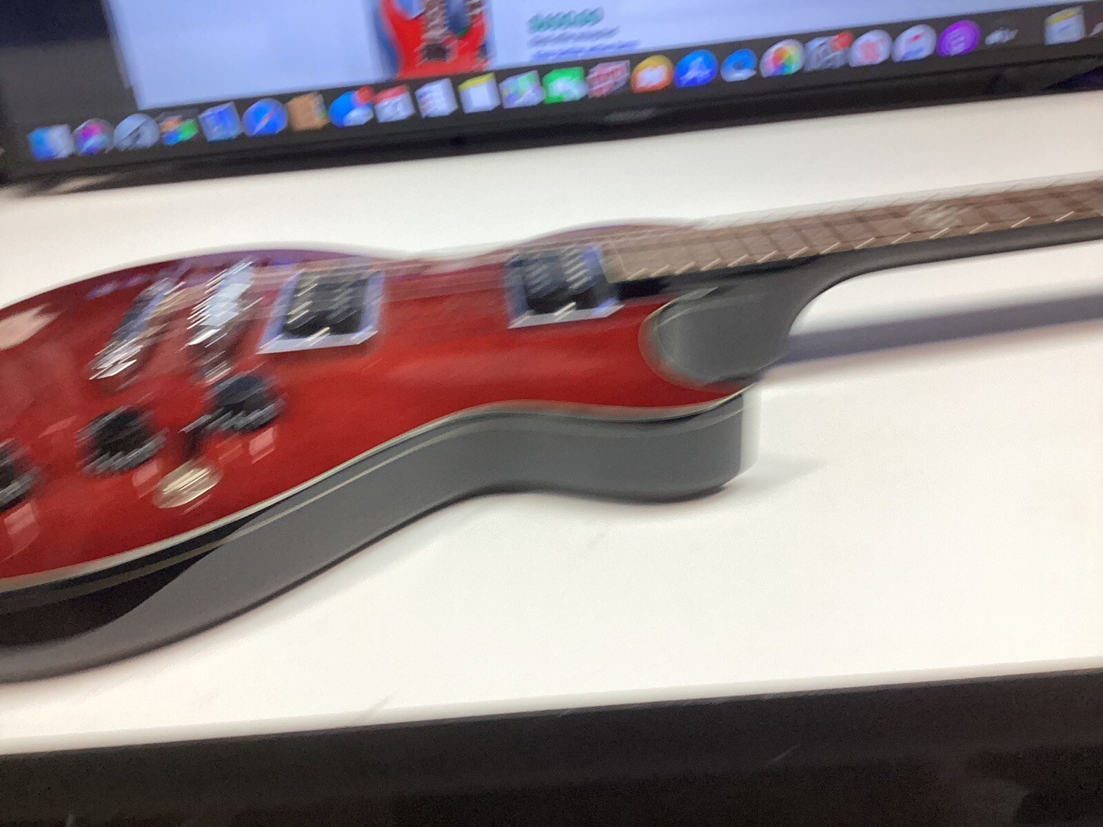ALBANEZ ELECTRIC GUITAR Dark RED W CASE MUSIC CUSTOM BAND Sharp Bass Music Clean