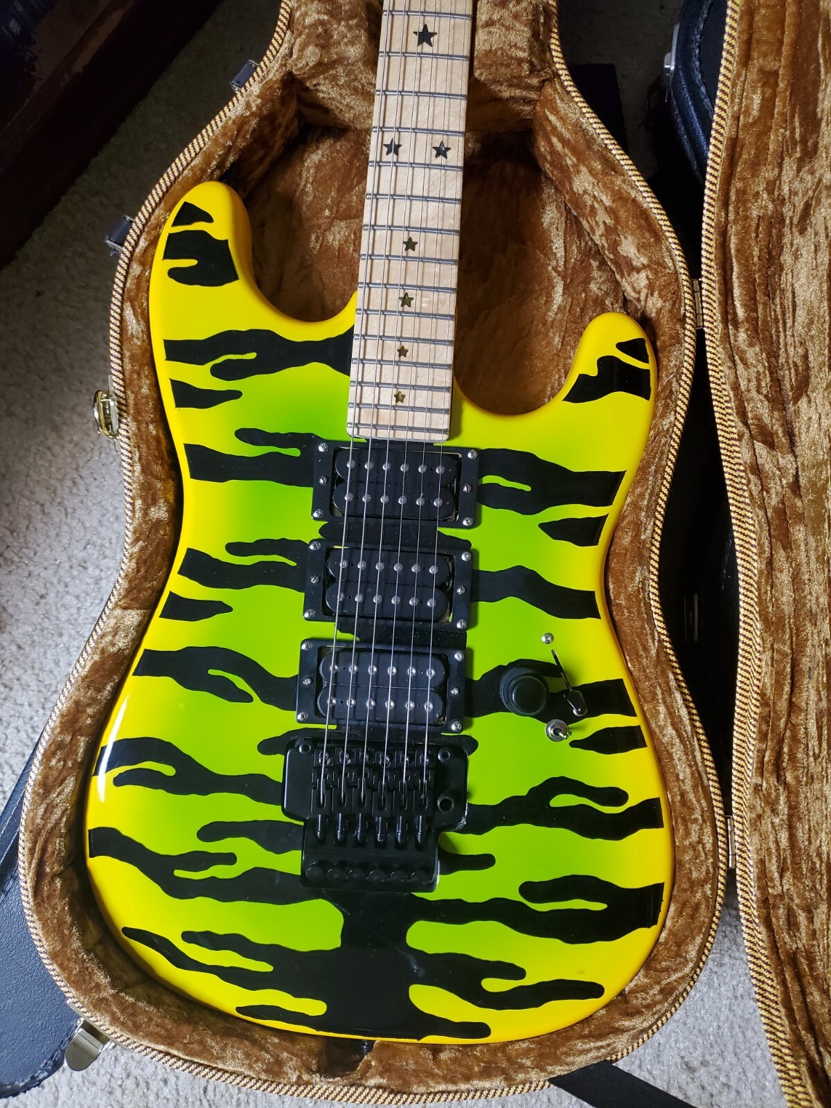 Custom Strat 3 Dimarzio Humbuckers, Quick change Floyd Rose