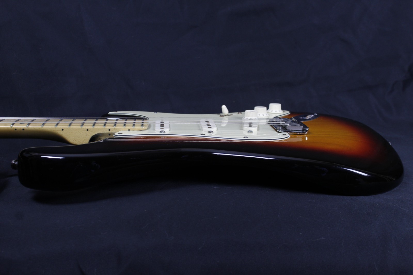 Fender American Deluxe Stratocaster w/ Noiseless Pickups, S1 Switch & HSC *NICE*