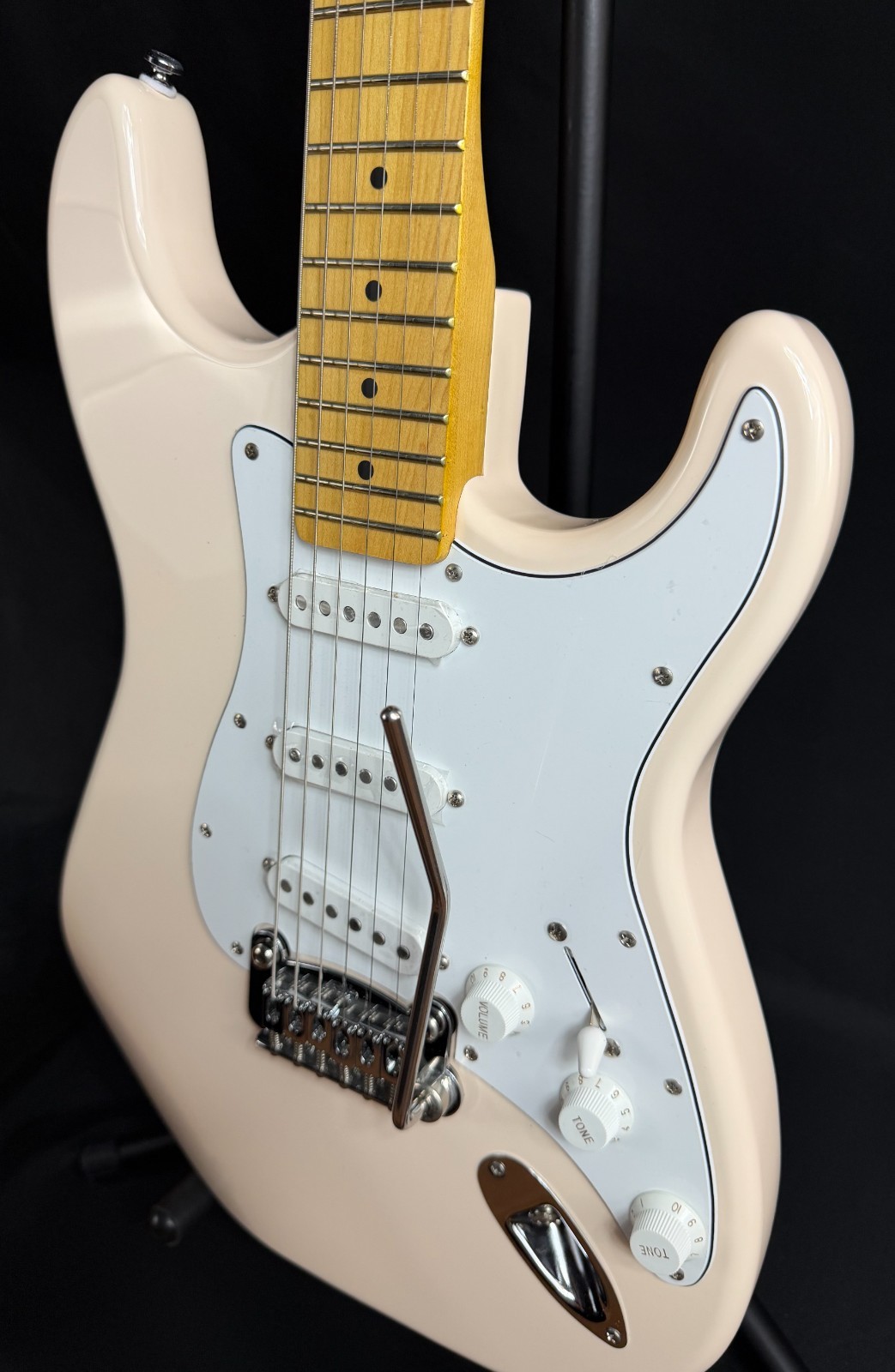 G&L Tribute Legacy Electric Guitar Olympic White Finish (780)