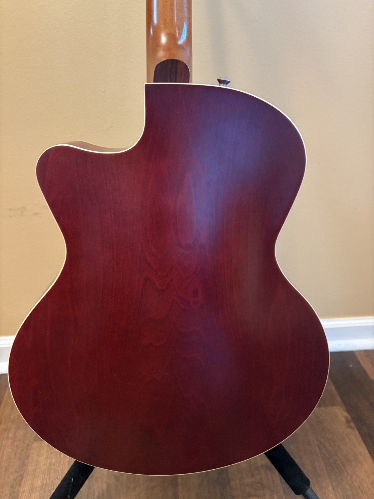 Godin 5th Avenue CW Kingpin II 6-String Electric Guitar – Burgundy