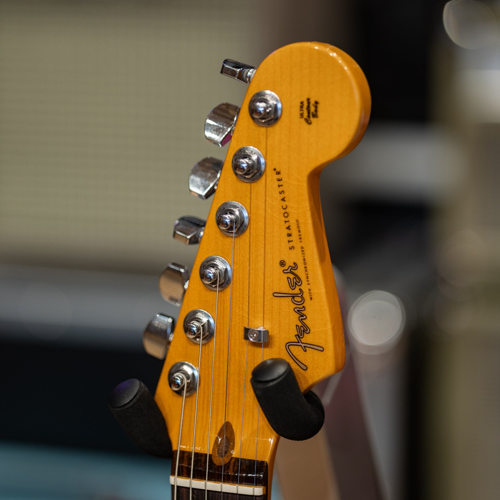 Fender American Ultra Luxe Vintage ’60s Stratocaster HSS – Fiesta Red
