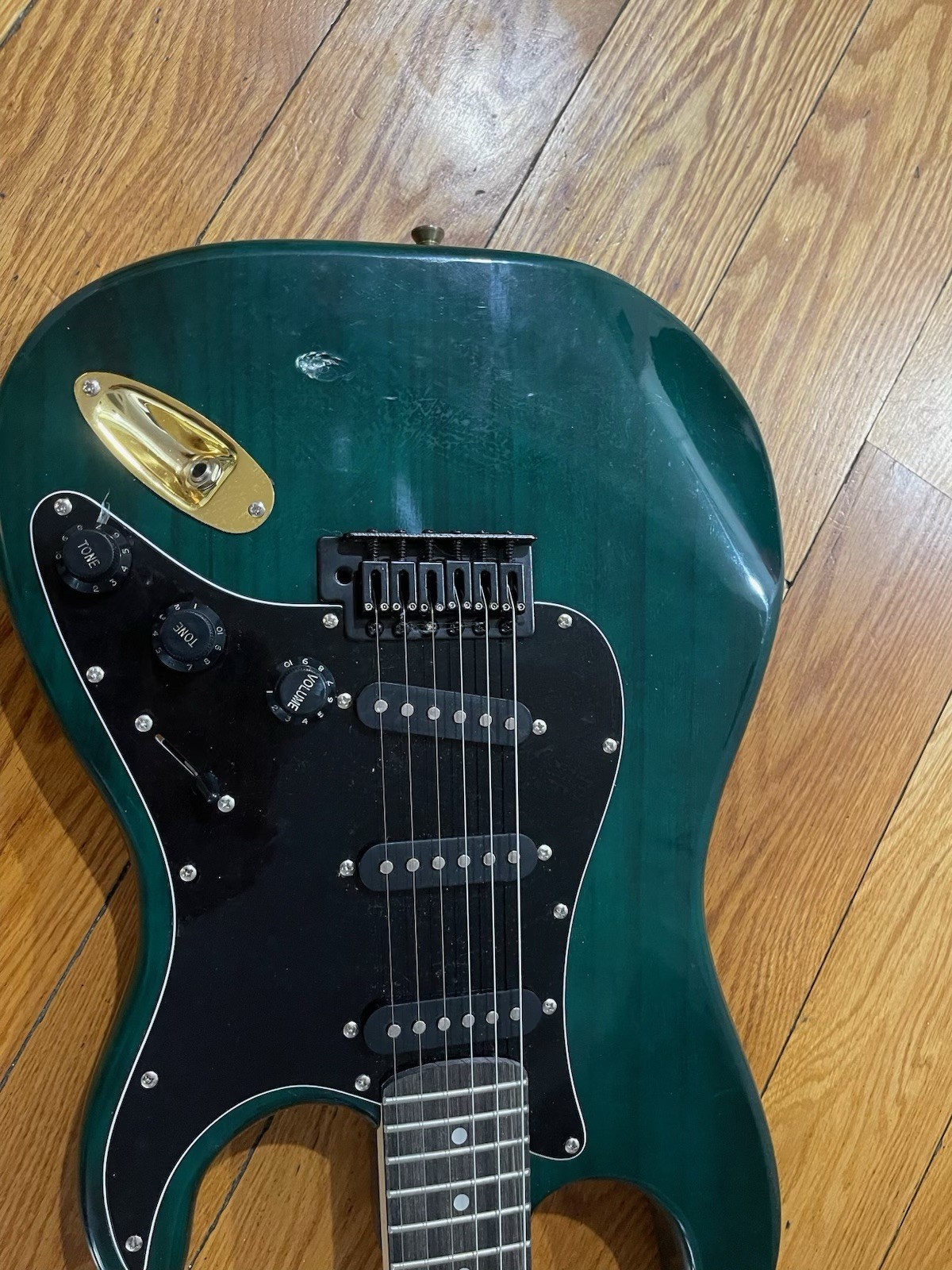 MU-STAR Electric Guitar Green Solid Body 6 String Black Pickguard Gold Hardware