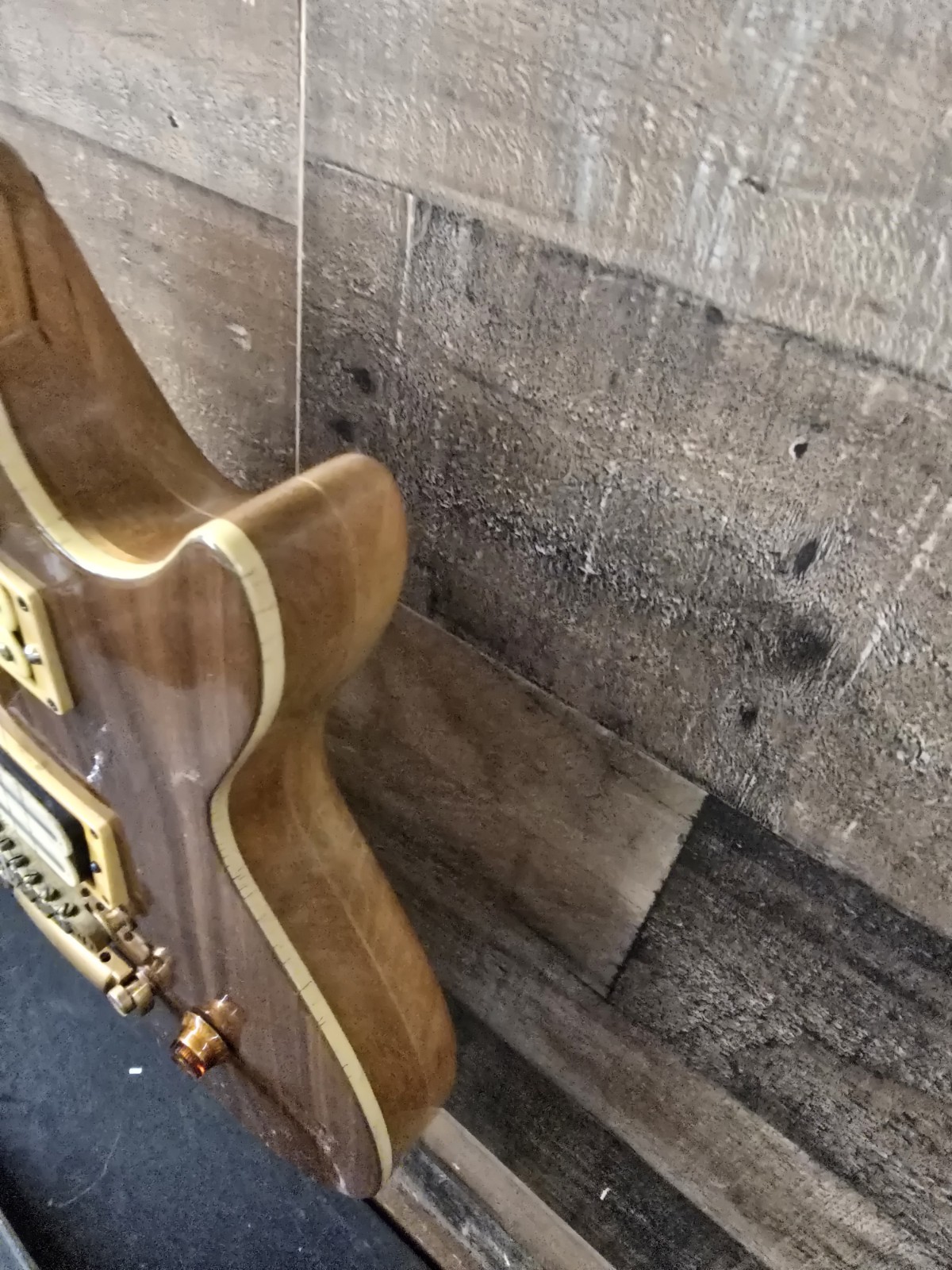 1970’s Univox Les Paul – Natural – Original Case –