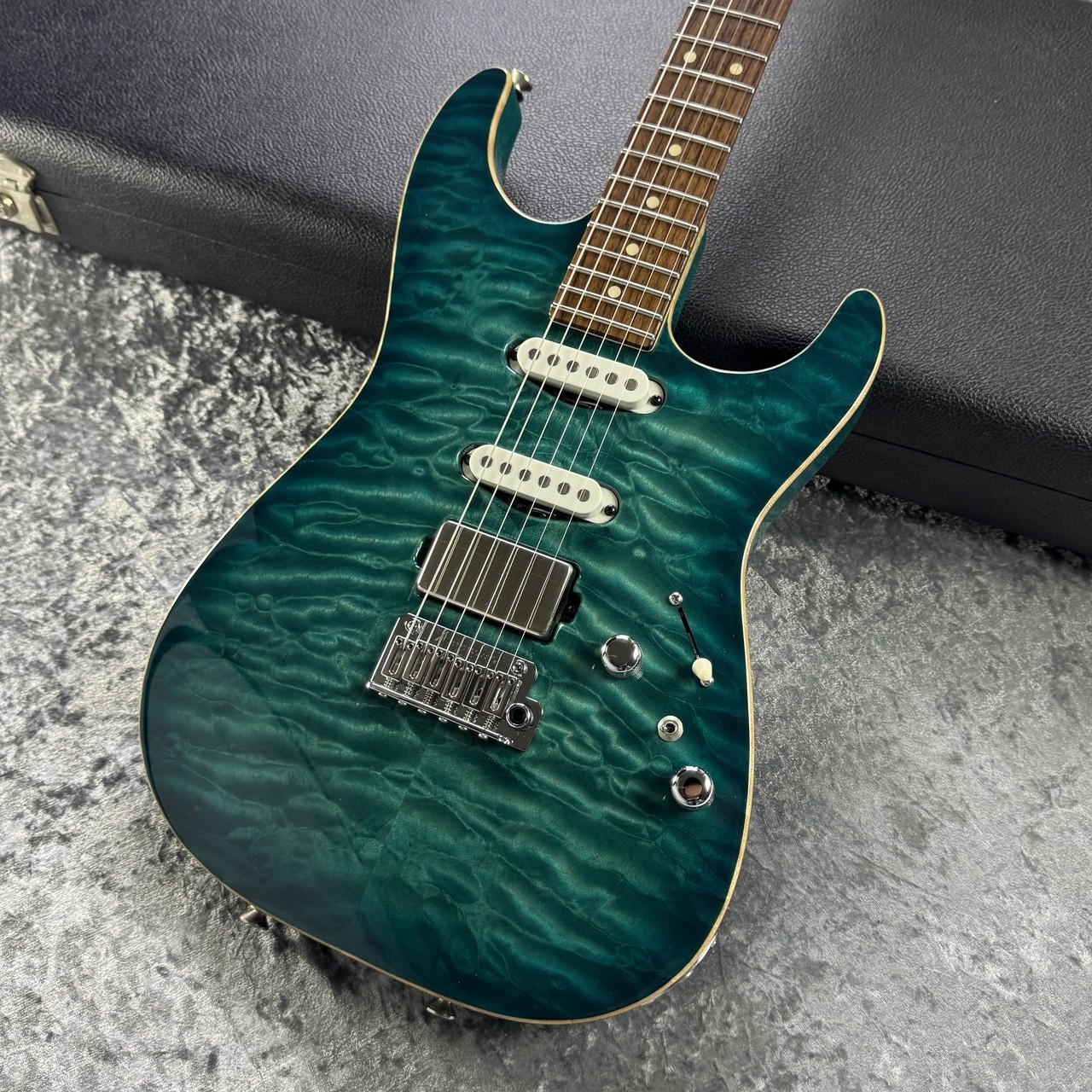 Tom Anderson Finest Quilted Maple Drop Top Bora Blue Burst With Binding 3.03Kg M