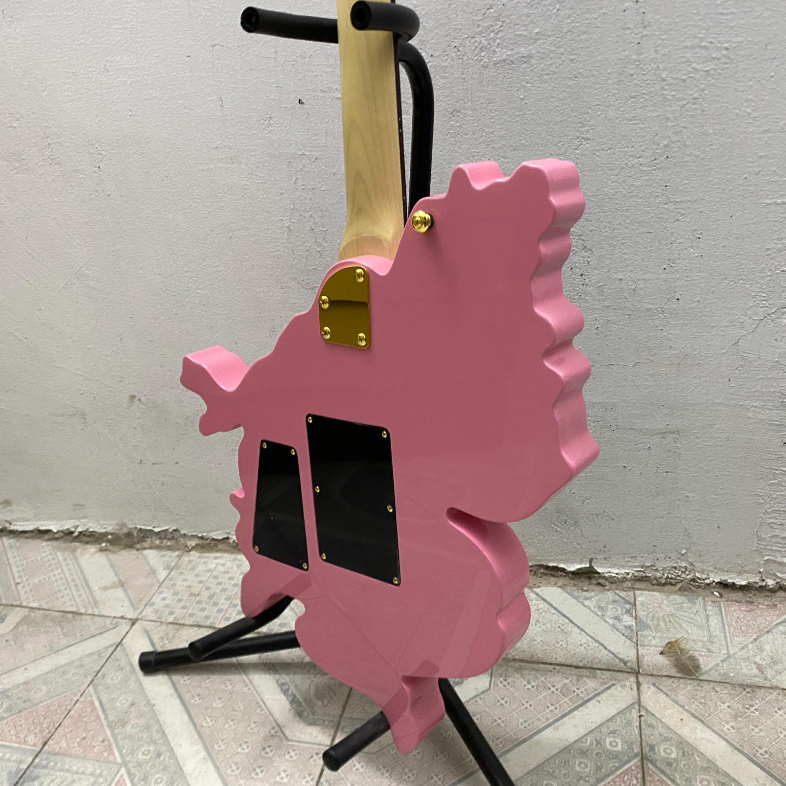 Factory Customized Beauty girls Electric Guitar HH pickups Gold hardware