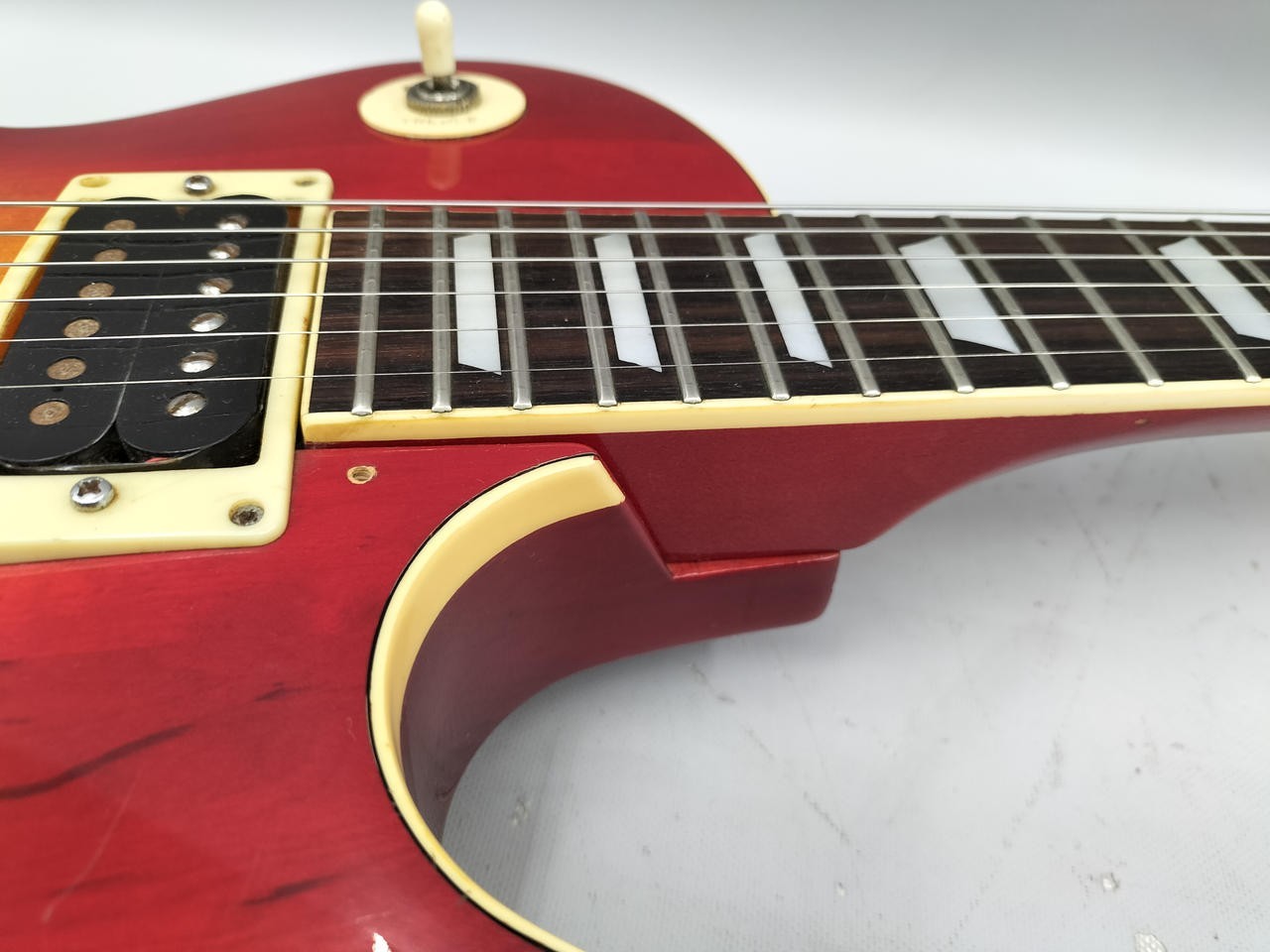 Used Yamaha sl380 Les Paul vintage Electric Guitar