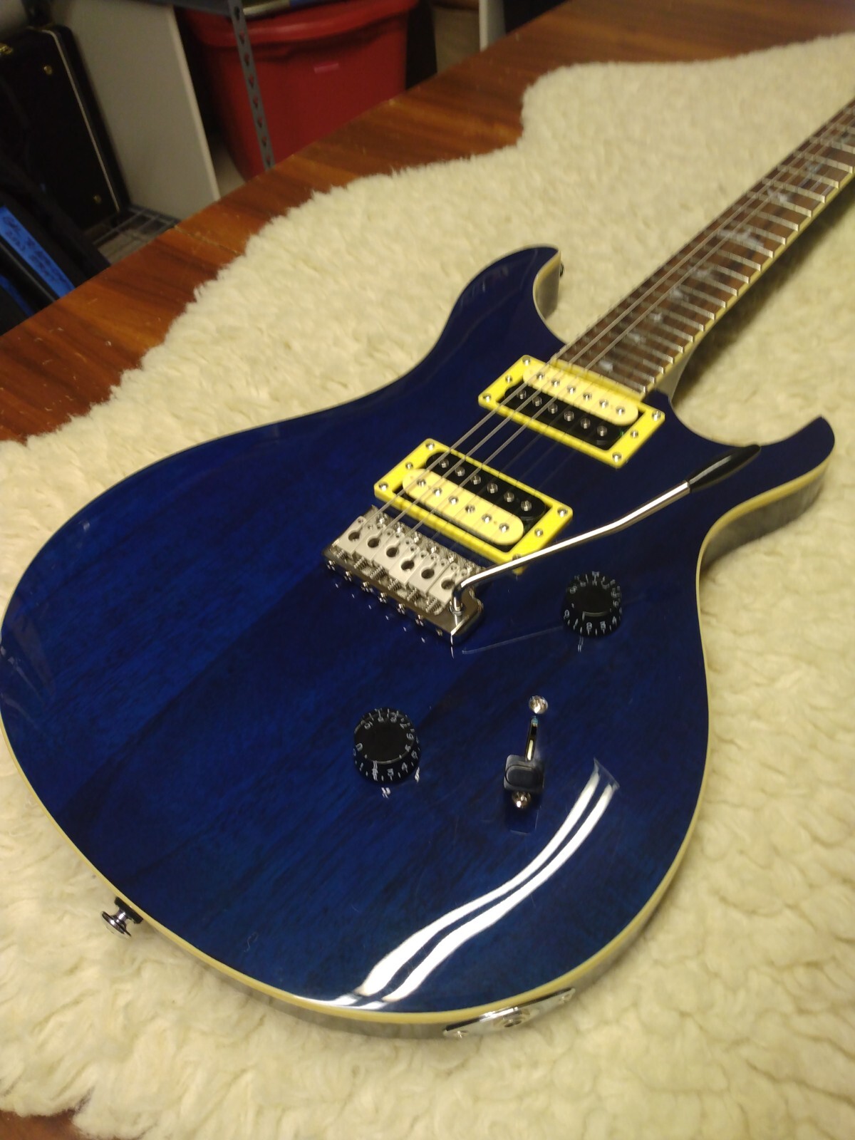 PRS 2019 SE Standard 24 Translucent Blue w/Gator Padded Bag