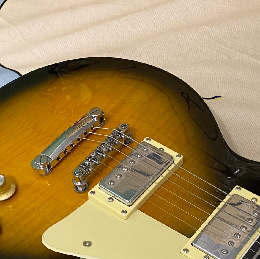 High Gloss Style Solid Electric Guitar Flamed Top Vintage Sunburst Finish