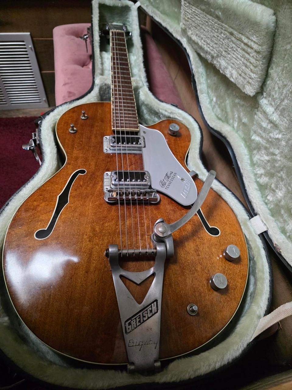1965 Gretsch Chet Atkins Tennessean 6119 – Natural w/ Hard Case