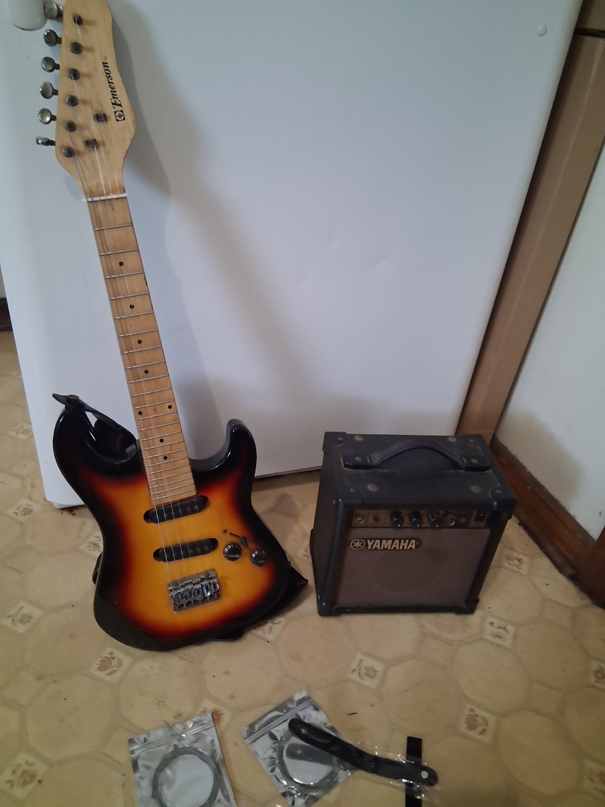 . New and extra string and picks Yamanha GA-10 Guitar Amplifier New strap