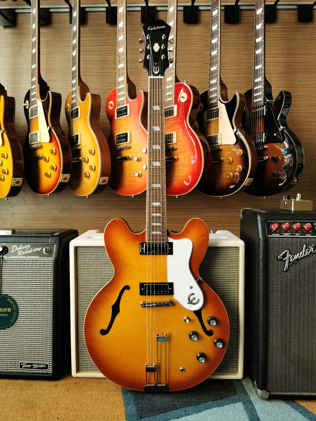 Epiphone Riviera 2024 – Royal Tan