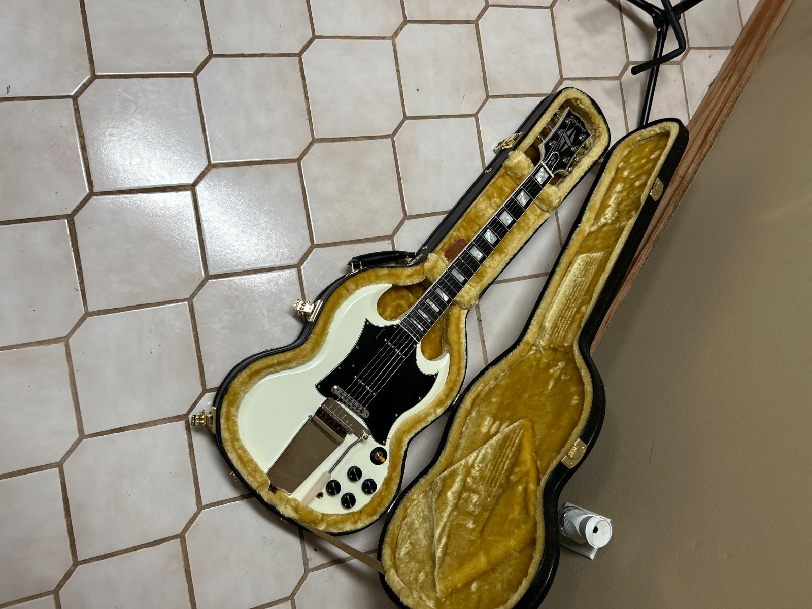 EPIPHONE INSPIRED BY GIBSON CUSTOM SG WITH GIBSON P-90S 2023