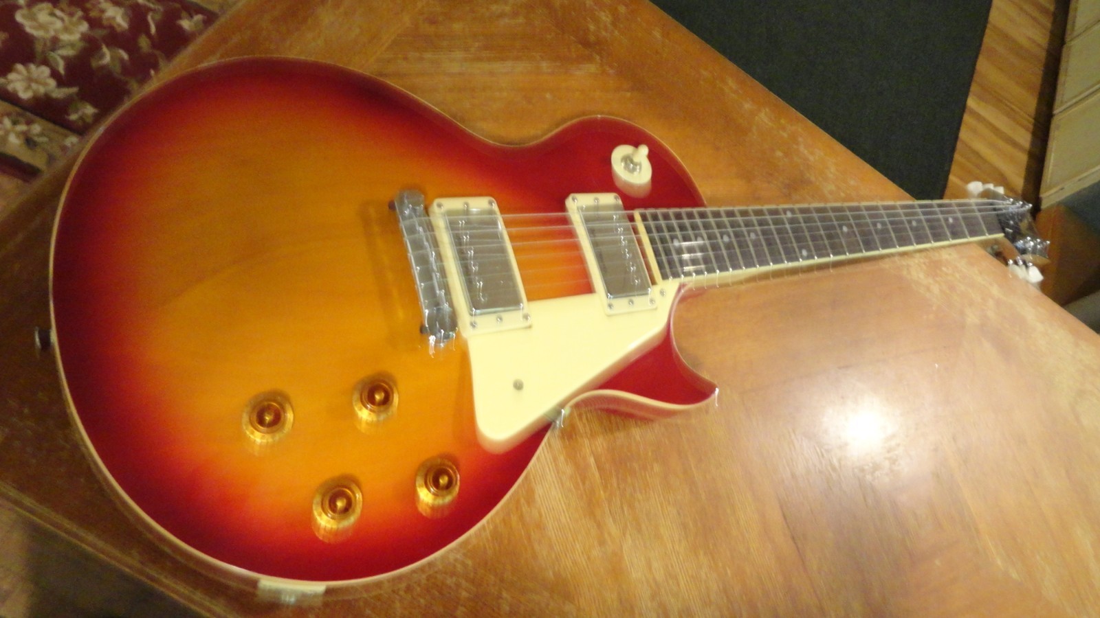 Gibson/Baldwin- Signature Series Les Paul electric guitar
