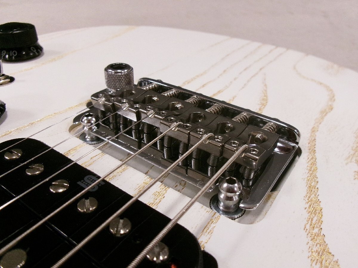 Ibanez AZ2402AR CGW Coarse Grain White Flat 493
