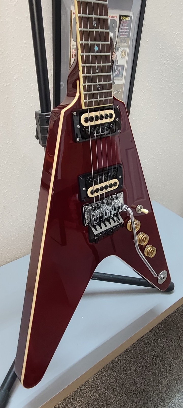 Dean V 79 Floyd Rose Seymour Duncan Invader Pickups, Exc Cond, Gig Bag Too!