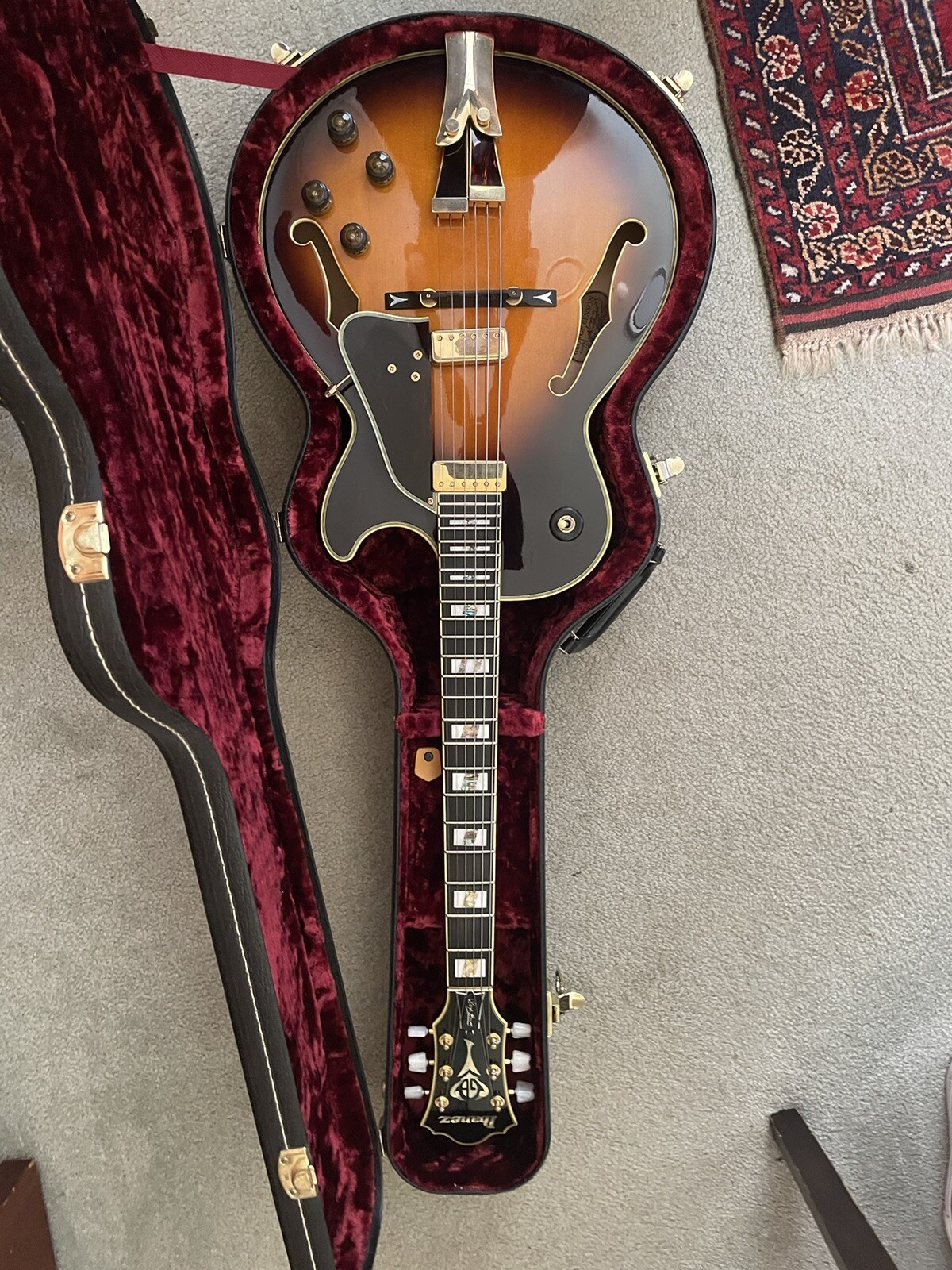 Ibanez George Benson Signature GB10.