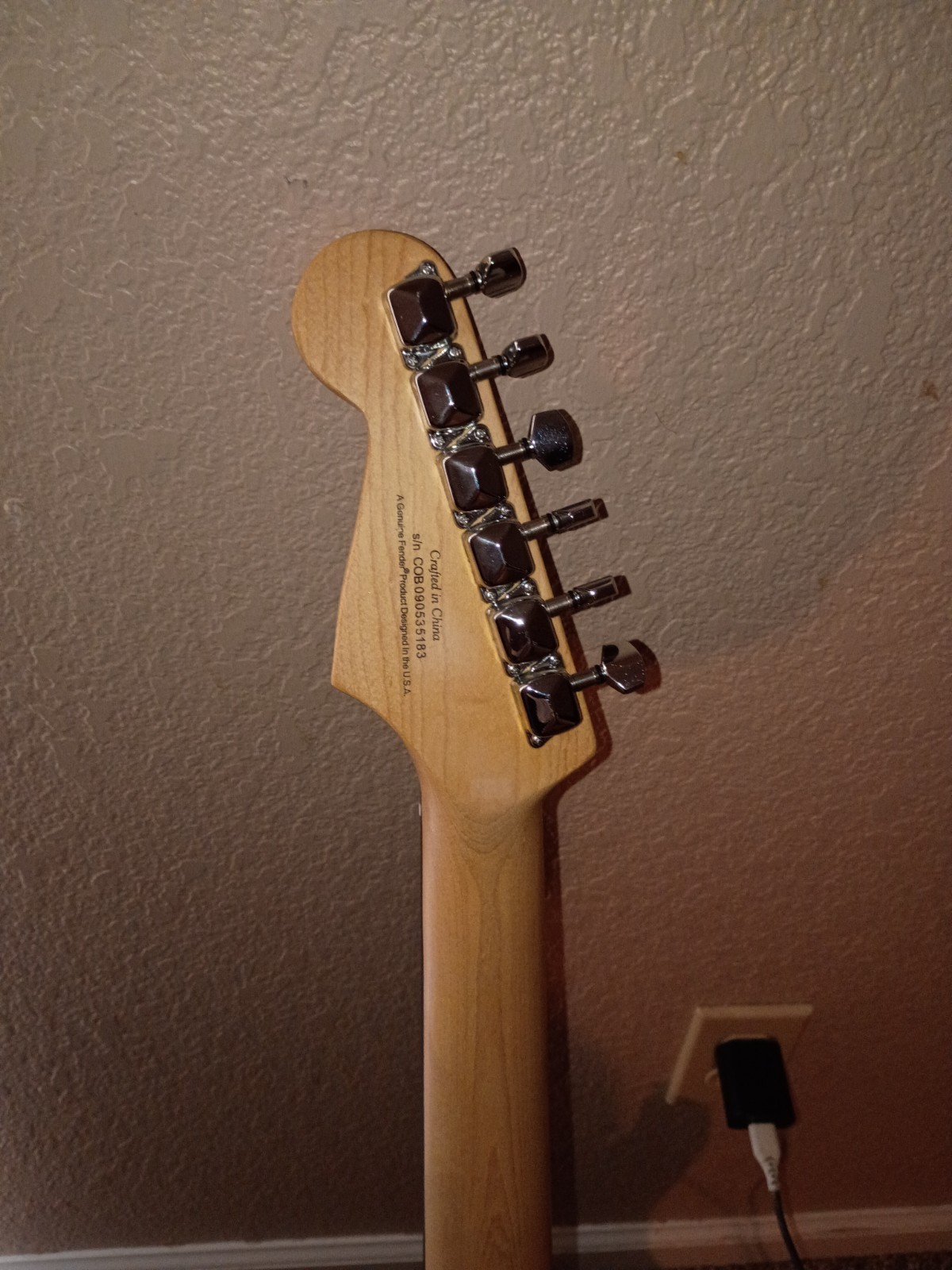 Squier Classic 6-String Stratocaster – 0374010500