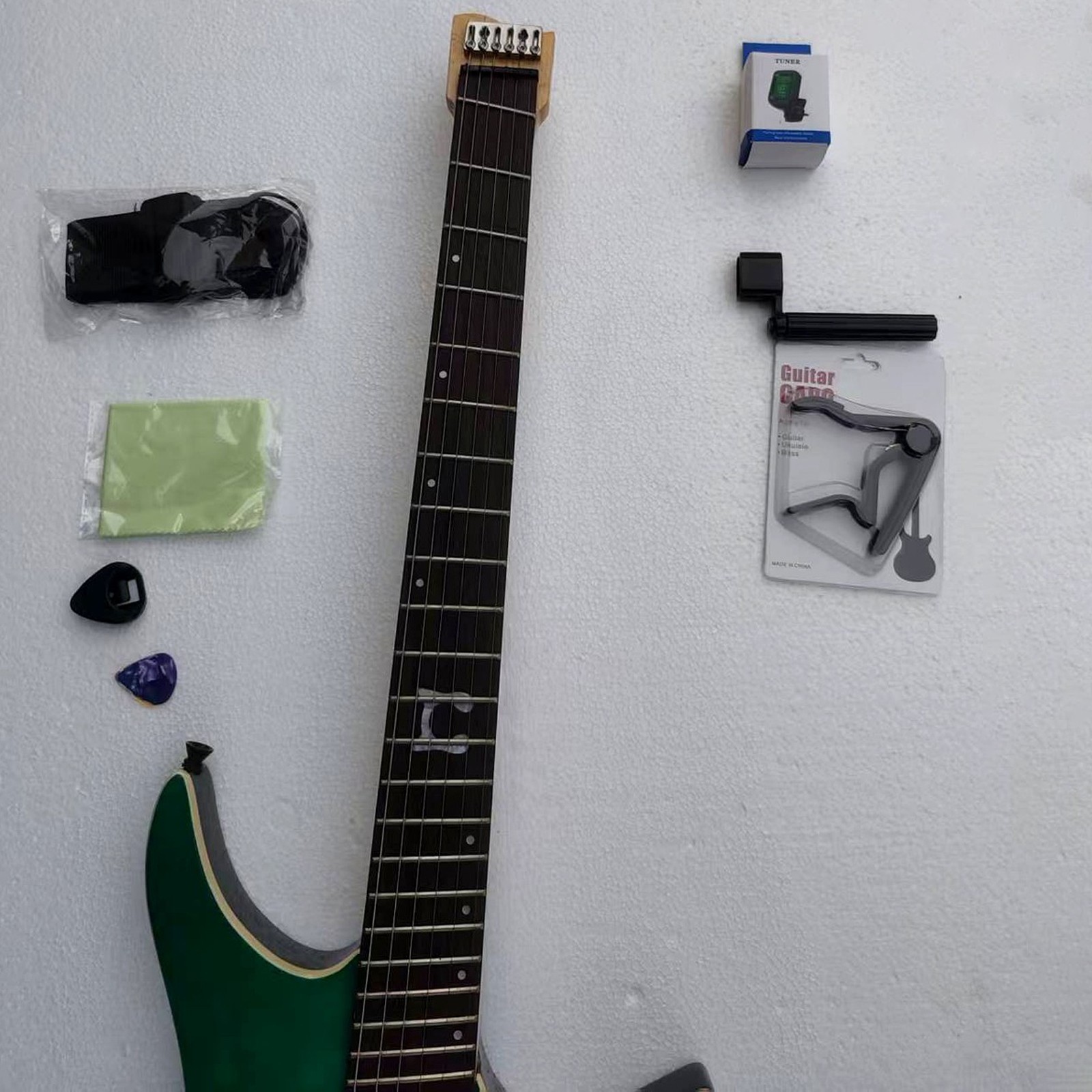 Headless Green Electric Guitar Single Bridge Rosewood Fretboard Cat Headstock