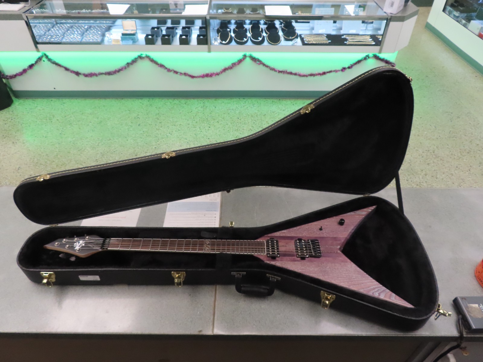 Strictly 7 Guitar S7G Flying V Guitar In Hard Case 6 String