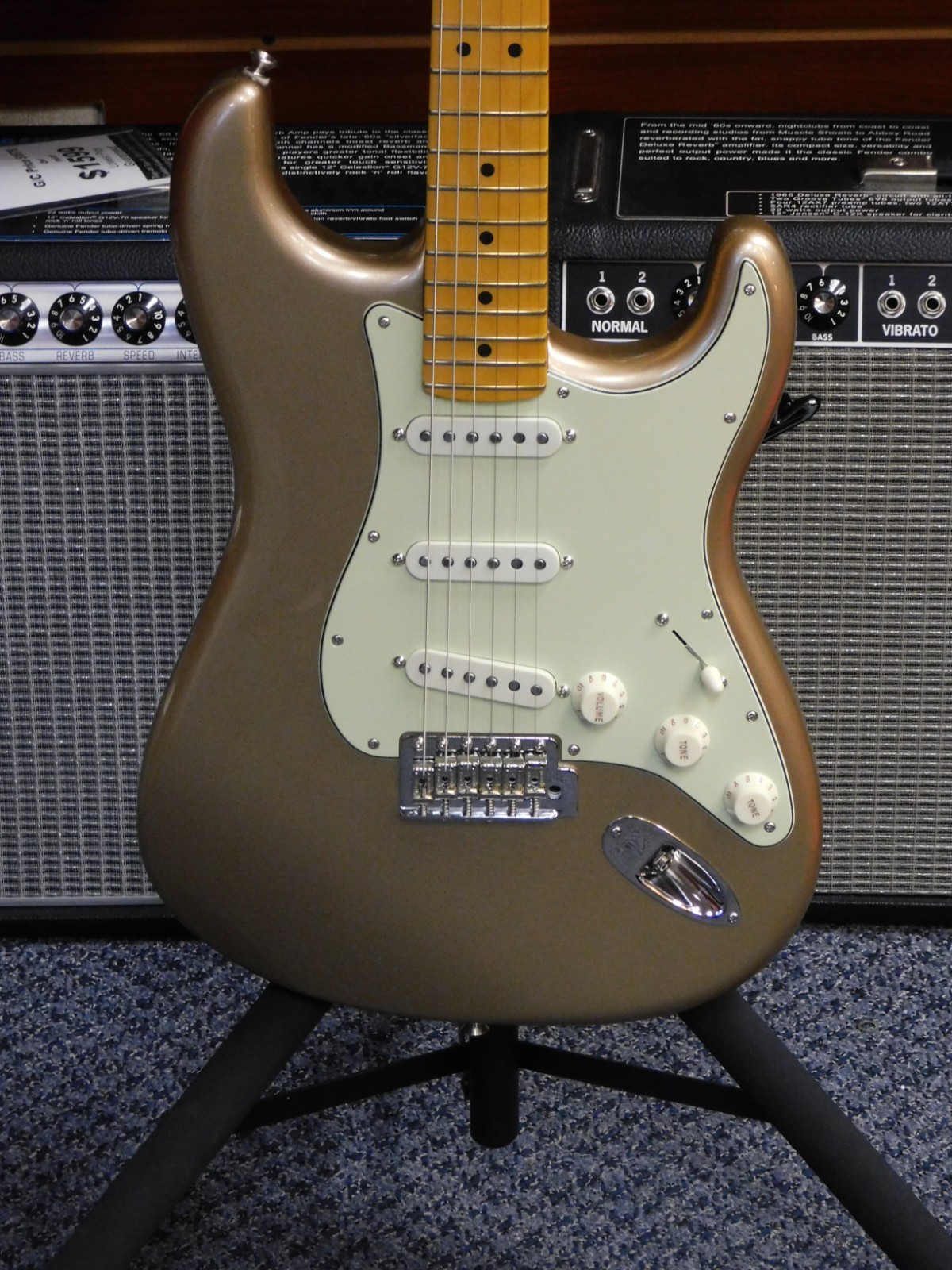 Fender American Professional Classic Stratocaster Faded Firemist Gold MINT!