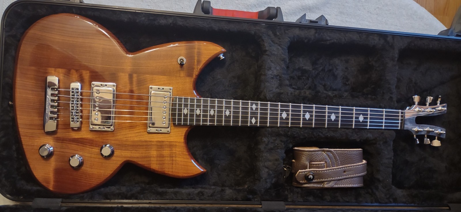 Vaccaro Groove Jet Electric Guitar w/Gator Case