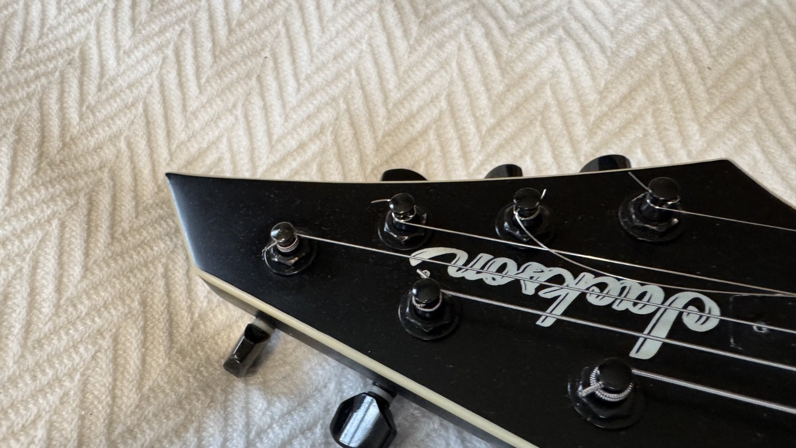 Jackson SLATXMG3-6 Active EMG’sUS NeckThru