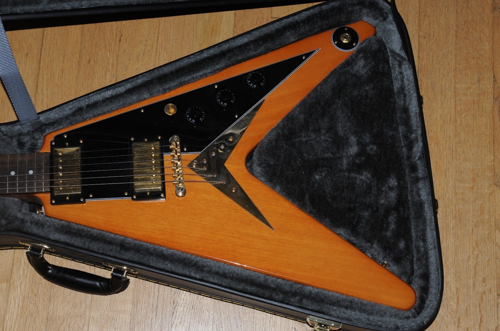 Epiphone/Gibson 1958 Korina Flying V Guitar Hard Case Has Gibson Classic Pack