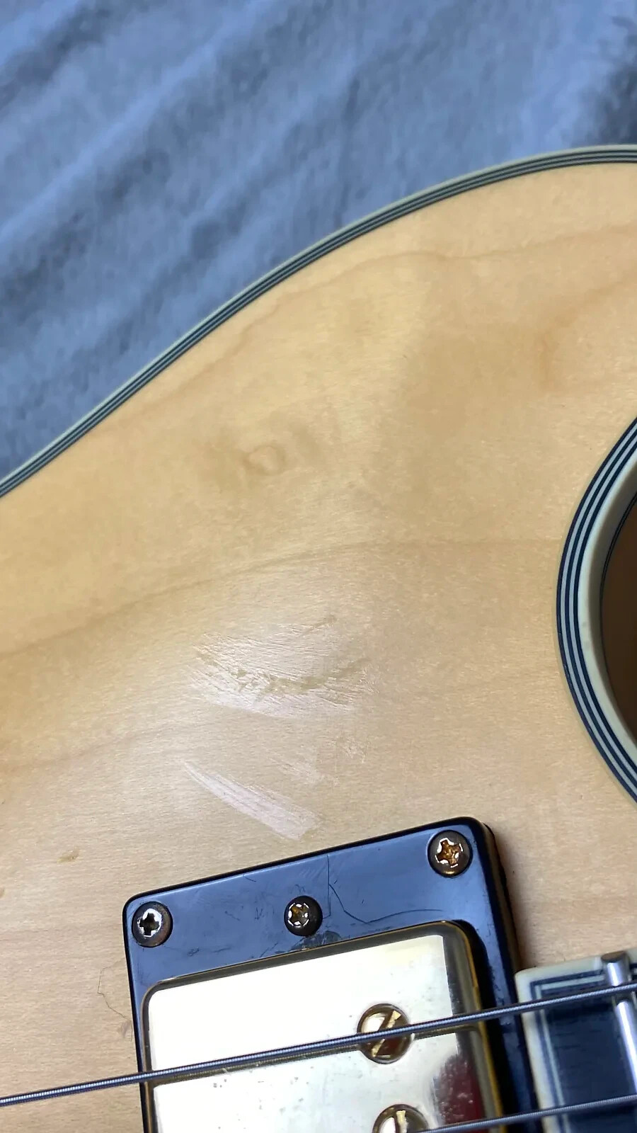 D’Angelico Deluxe DC Semi-hollowbody Electric Guitar – Satin Honey – full size