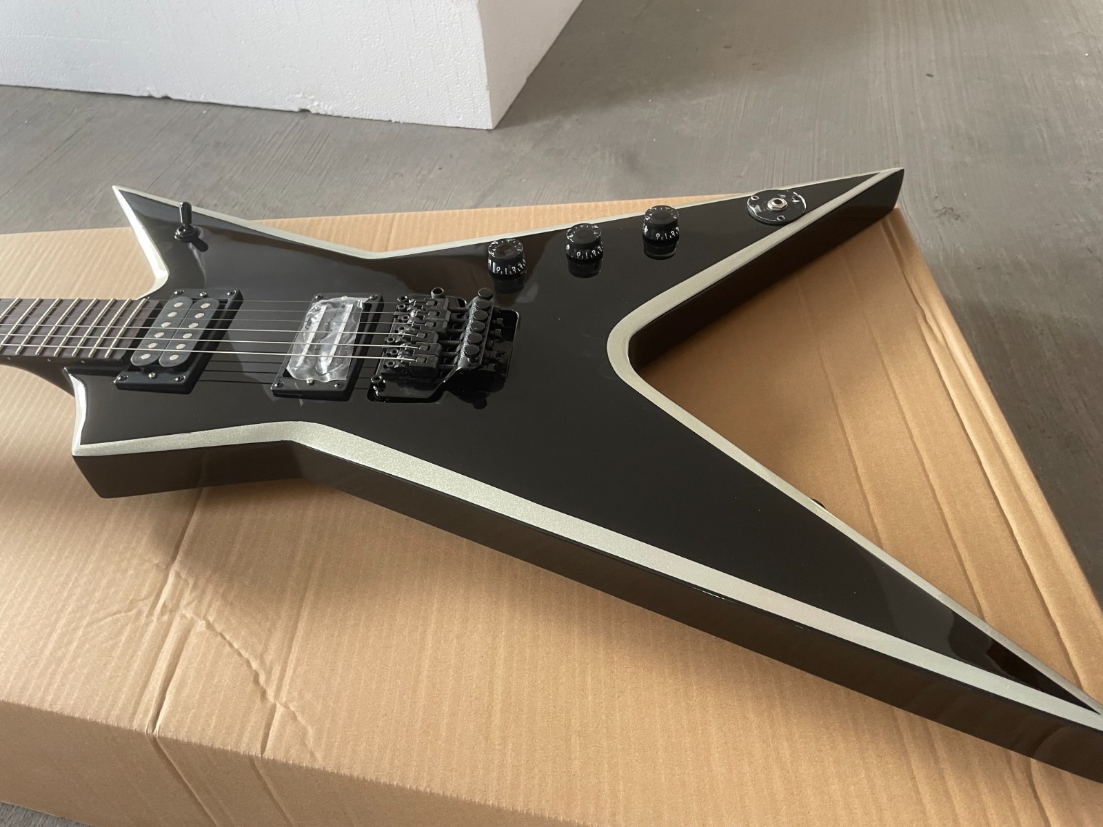 Dimebag Darrell Stealth Electric Guitar BlackWithSilver Bevels Floydrosevibratro